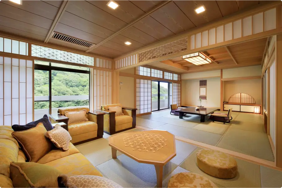 写真：八番館