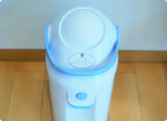 写真：おむつ用ゴミ箱