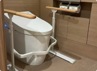 写真：トイレ用補助手すり